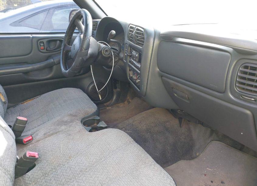 Photo 5 of 2002 Chevrolet S-10 (VIN 1GCCS145628137158)