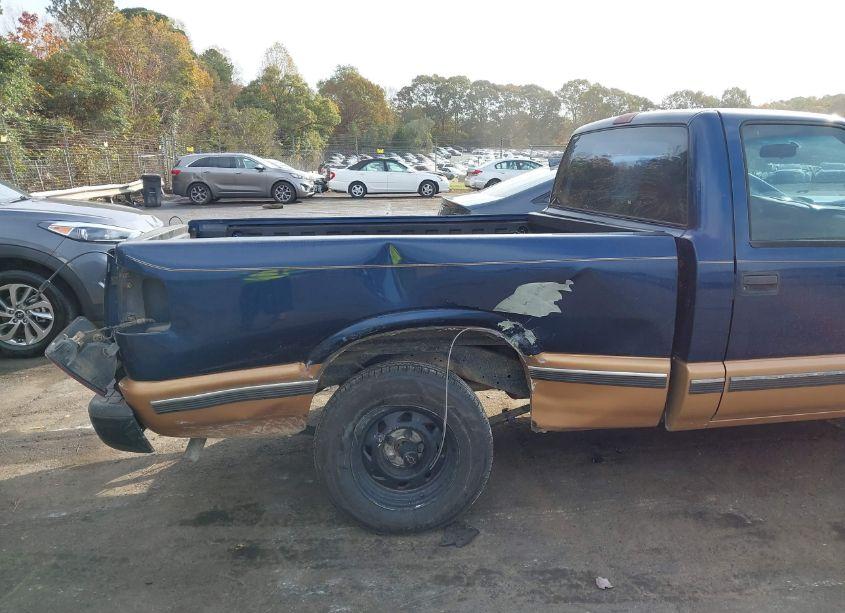 Photo 6 of 2002 Chevrolet S-10 (VIN 1GCCS145628137158)