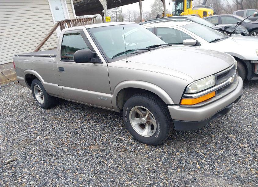 2002 Chevrolet S-10 LS (VIN 1GCCS145628141274) main photo