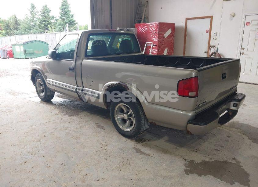 Photo 3 of 2000 Chevrolet S-10 LS (VIN 1GCCS1456YK216812)