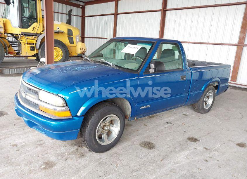 Photo 2 of 2001 Chevrolet S-10 LS (VIN 1GCCS145718229751)