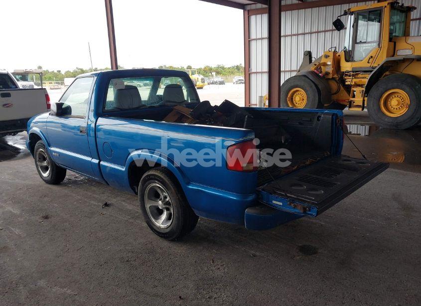 Photo 3 of 2001 Chevrolet S-10 LS (VIN 1GCCS145718229751)