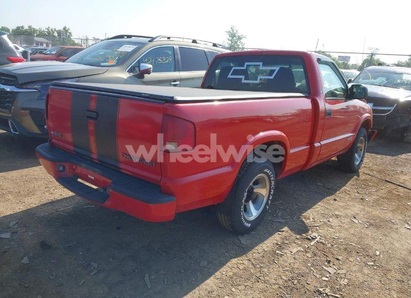 Photo 4 of 2002 Chevrolet S-10 LS (VIN 1GCCS145728190662)