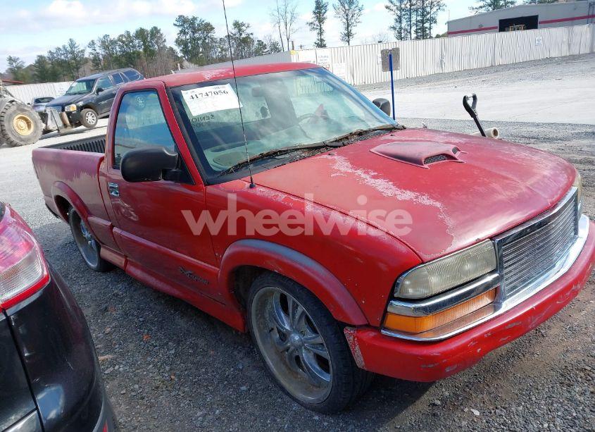 2000 Chevrolet S-10 (VIN 1GCCS1457Y8273047) main photo