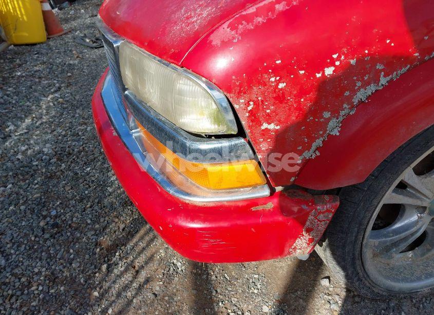 Photo 13 of 2000 Chevrolet S-10 (VIN 1GCCS1457Y8273047)