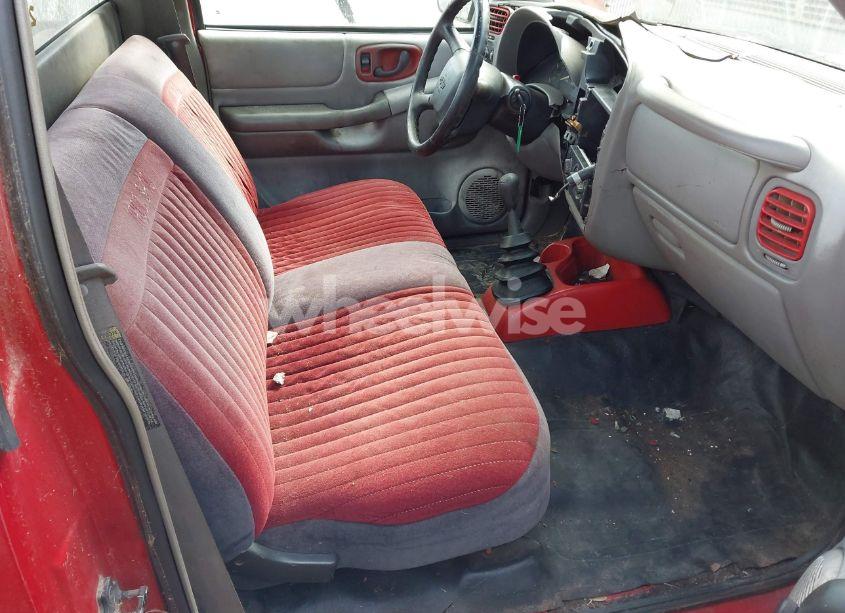 Photo 5 of 2000 Chevrolet S-10 (VIN 1GCCS1457Y8273047)