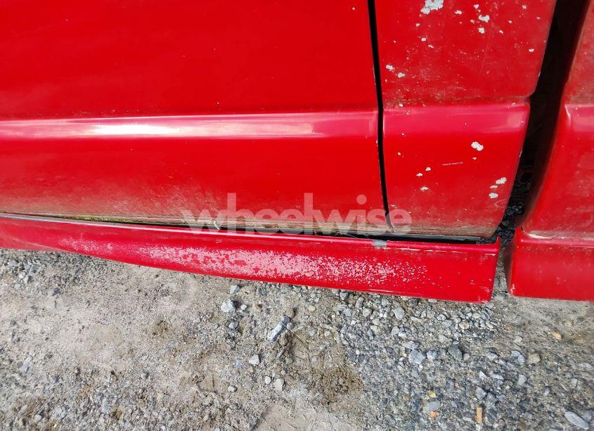 Photo 6 of 2000 Chevrolet S-10 (VIN 1GCCS1457Y8273047)