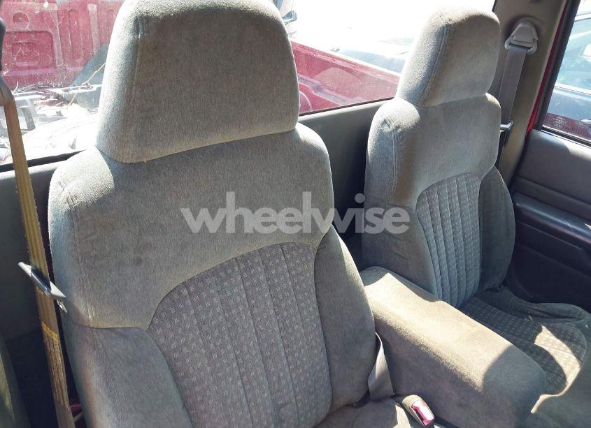 Photo 8 of 2001 Chevrolet S-10 (VIN 1GCCS145818251533)