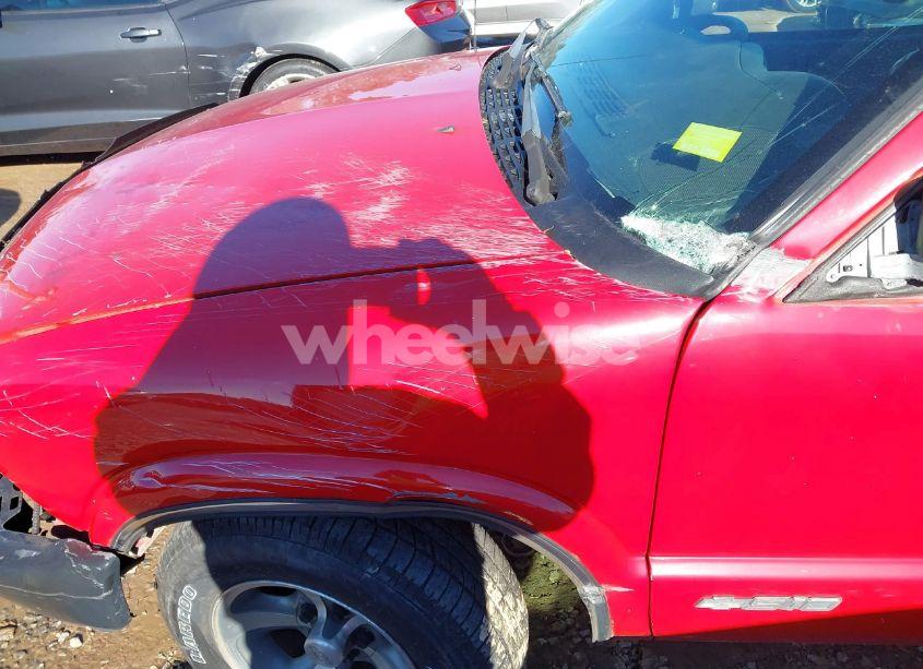 Photo 12 of 2002 Chevrolet S-10 (VIN 1GCCS145828125433)