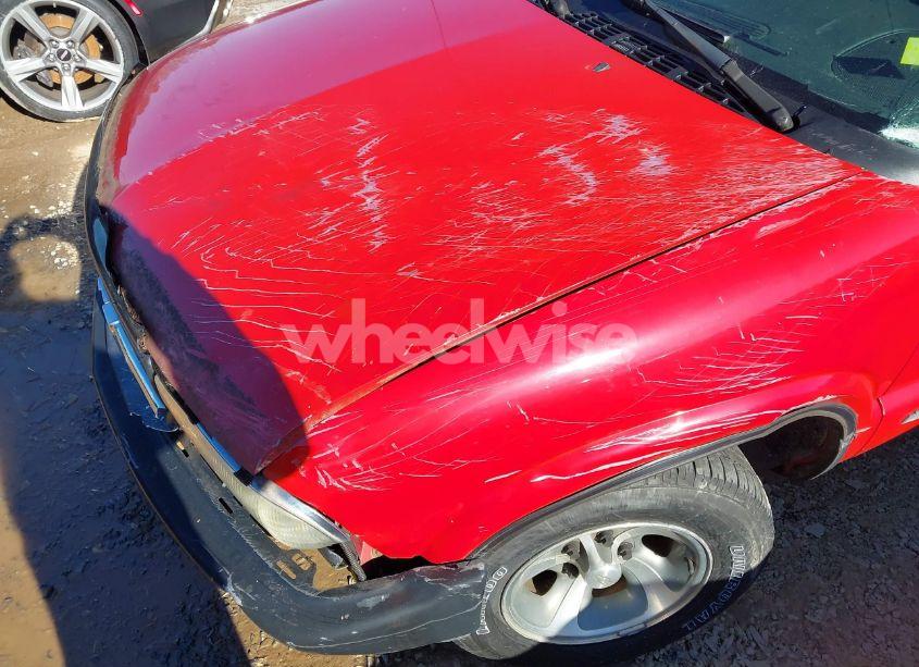 Photo 13 of 2002 Chevrolet S-10 (VIN 1GCCS145828125433)