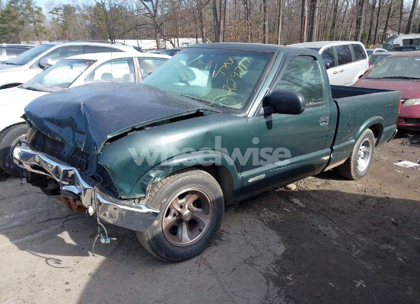 Photo 2 of 2001 Chevrolet S-10 LS (VIN 1GCCS145918229718)