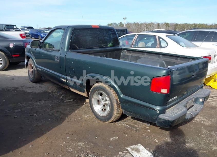 Photo 3 of 2001 Chevrolet S-10 LS (VIN 1GCCS145918229718)