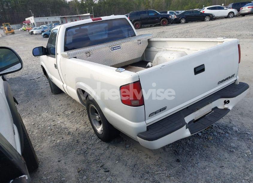 Photo 3 of 2000 Chevrolet S-10 LS (VIN 1GCCS1459YK284084)