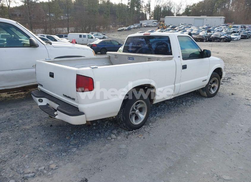 Photo 4 of 2000 Chevrolet S-10 LS (VIN 1GCCS1459YK284084)