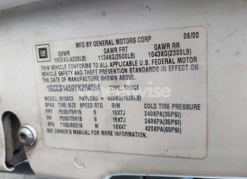 Photo 9 of 2000 Chevrolet S-10 LS (VIN 1GCCS1459YK284084)