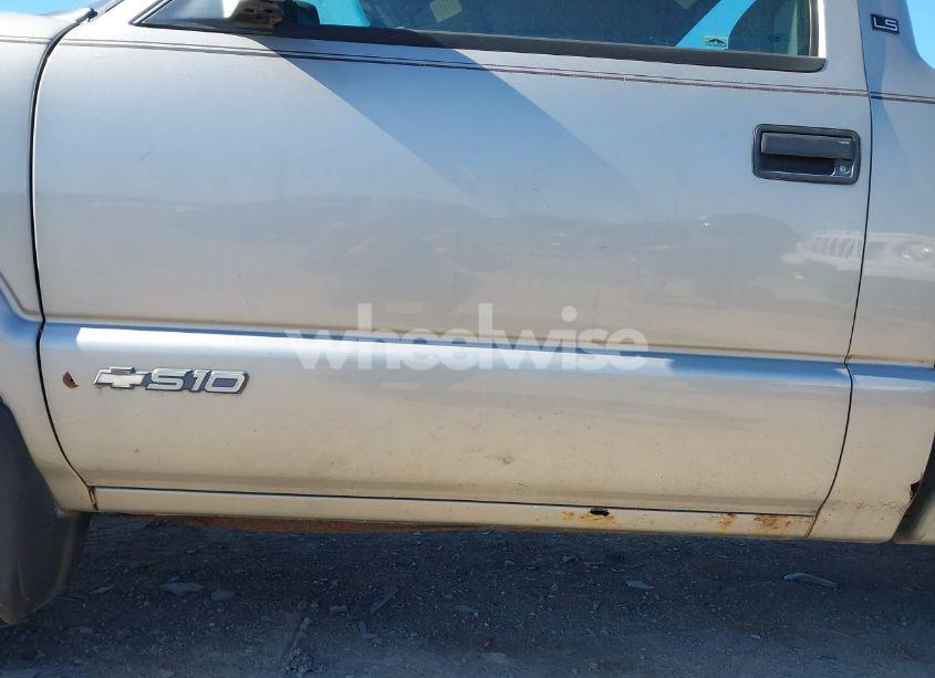 Photo 6 of 2001 Chevrolet S-10 LS (VIN 1GCCS145X18252019)