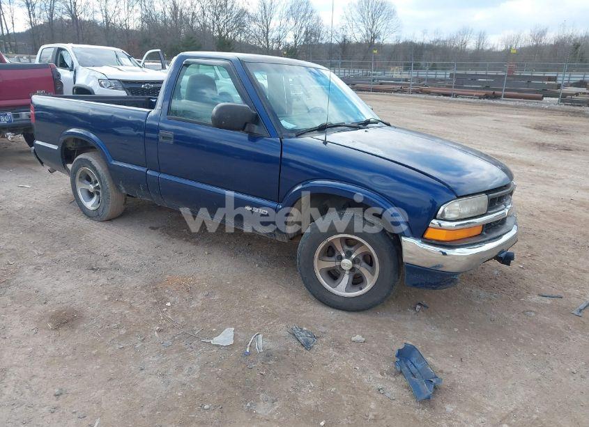 2000 Chevrolet S-10 LS (VIN 1GCCS145XYK251420) main photo