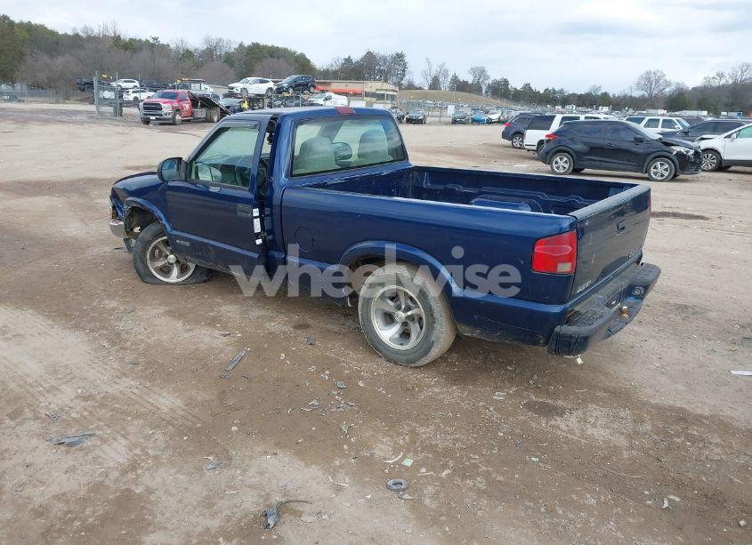 Photo 3 of 2000 Chevrolet S-10 LS (VIN 1GCCS145XYK251420)