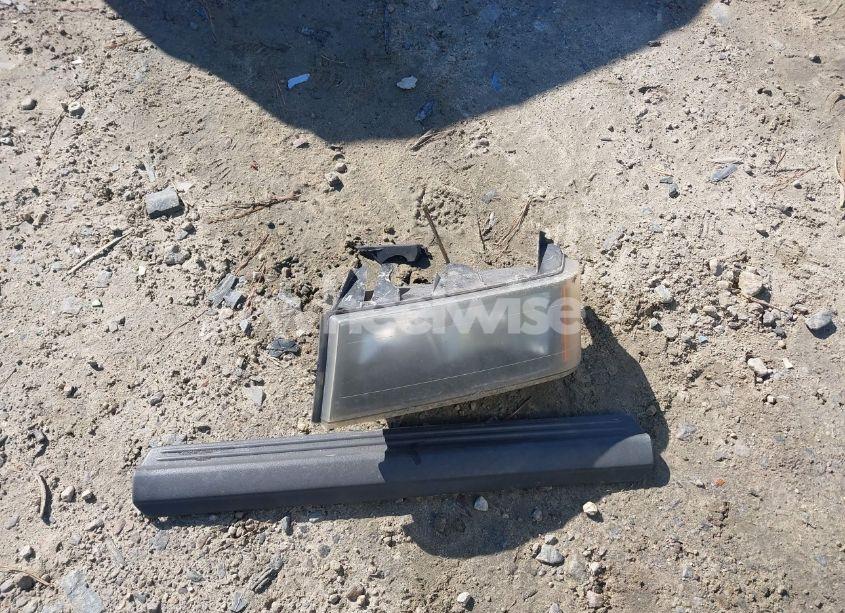 Photo 12 of 2005 Chevrolet Colorado LS (VIN 1GCCS146758137585)