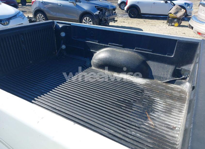 Photo 8 of 2005 Chevrolet Colorado LS (VIN 1GCCS146758137585)