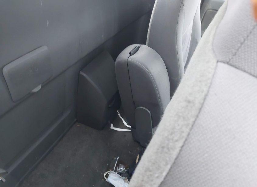 Photo 8 of 2005 Chevrolet Colorado LS (VIN 1GCCS146858230227)