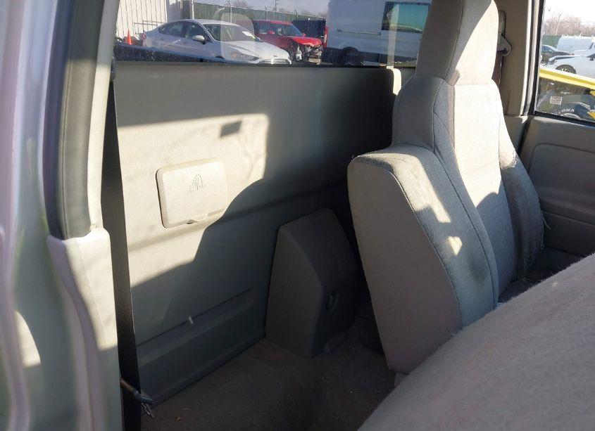 Photo 8 of 2004 Chevrolet Colorado (VIN 1GCCS148748156427)