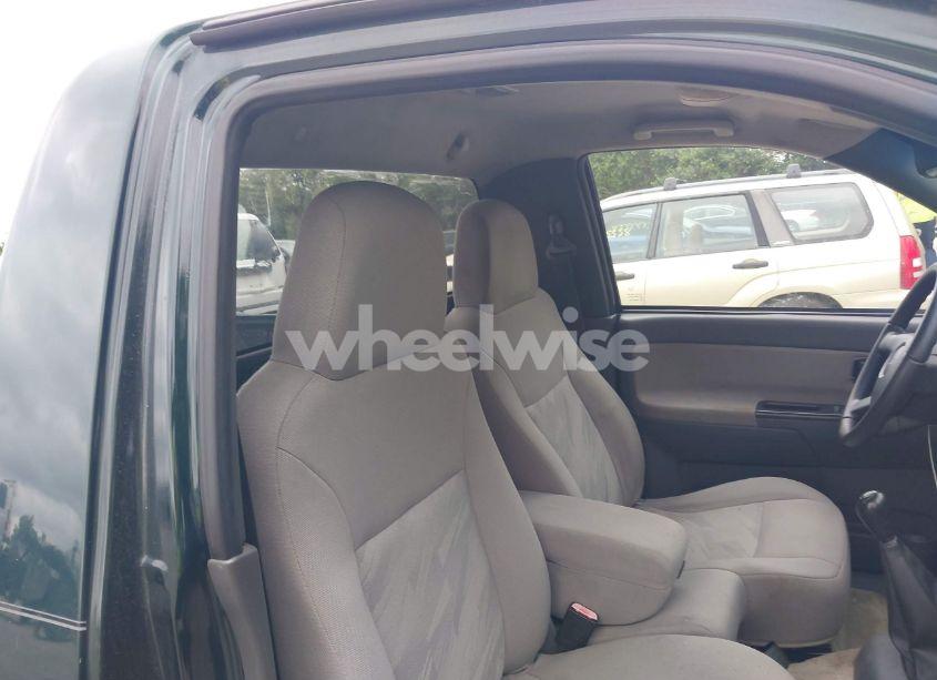 Photo 8 of 2004 Chevrolet Colorado LS (VIN 1GCCS148848145744)