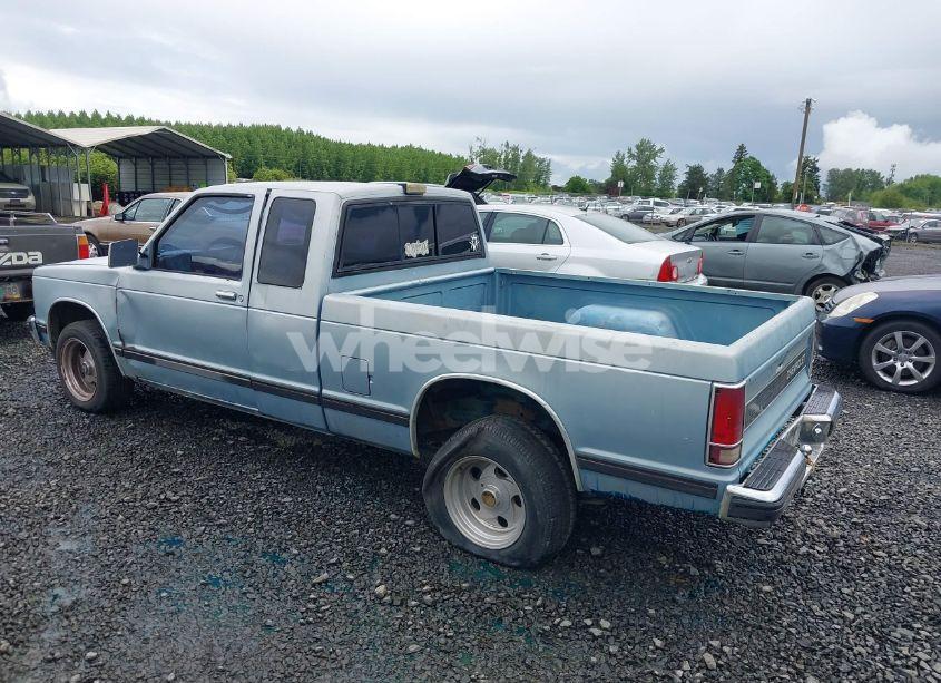 Photo 3 of 1984 Chevrolet S TRUCK S10 (VIN 1GCCS14B0E8143452)