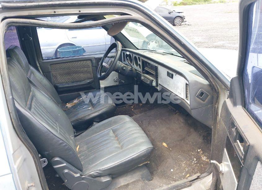 Photo 5 of 1984 Chevrolet S TRUCK S10 (VIN 1GCCS14B0E8143452)