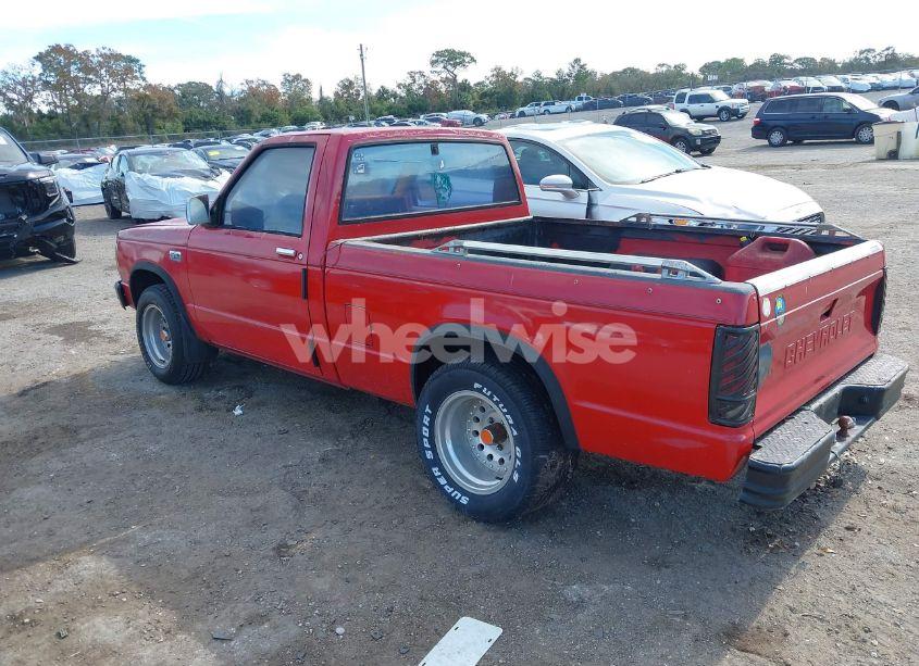 Photo 3 of 1985 Chevrolet S TRUCK S10 (VIN 1GCCS14B3F8179864)
