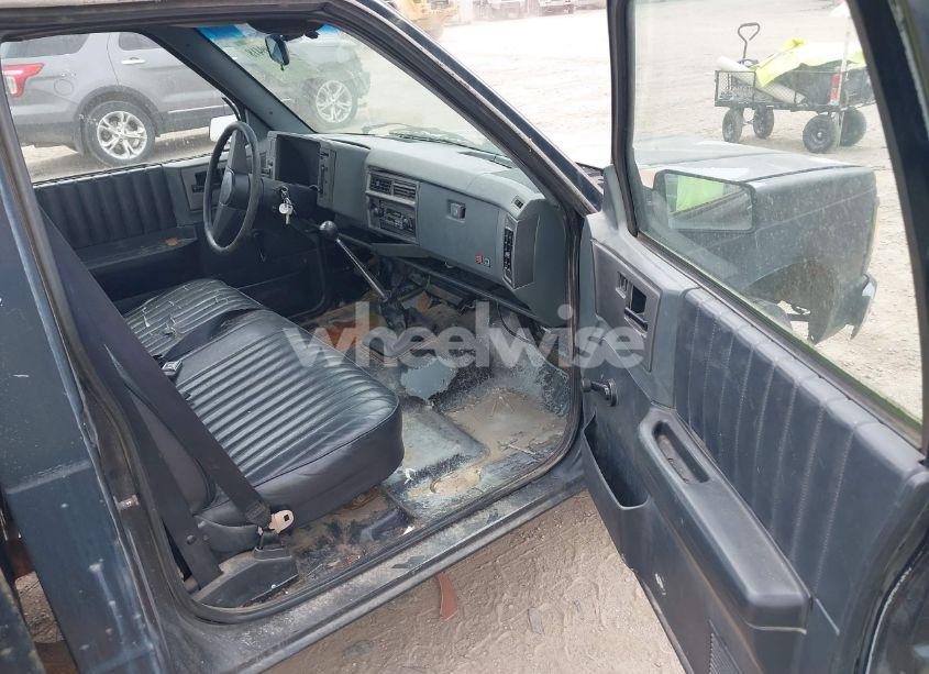 Photo 5 of 1991 Chevrolet S TRUCK S10 (VIN 1GCCS14E3M8126430)