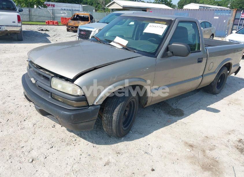Photo 2 of 2003 Chevrolet S-10 (VIN 1GCCS14H038188439)