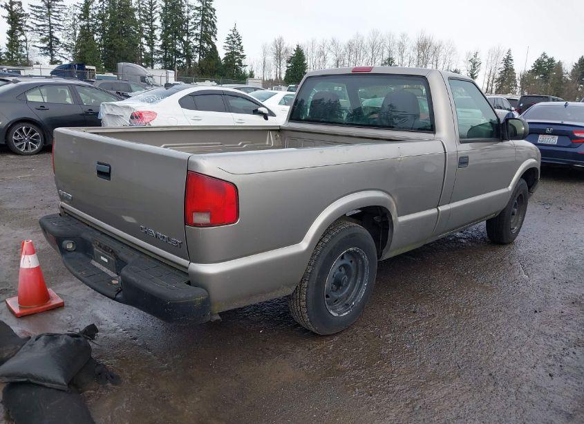 Photo 4 of 2003 Chevrolet S-10 (VIN 1GCCS14H038284636)