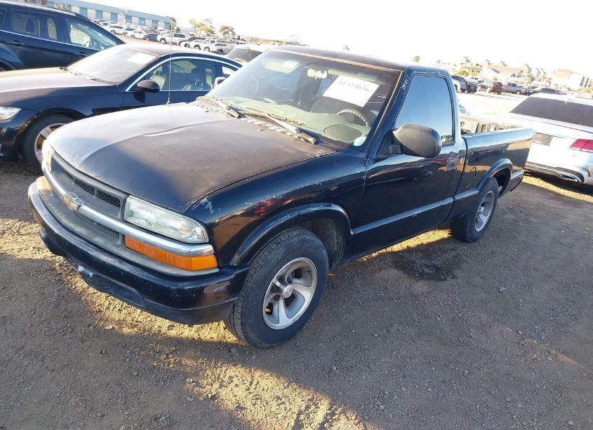 Photo 2 of 2003 Chevrolet S-10 (VIN 1GCCS14H338283917)