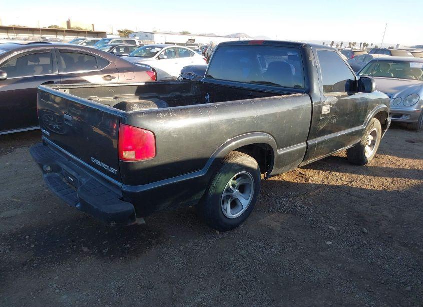 Photo 4 of 2003 Chevrolet S-10 (VIN 1GCCS14H338283917)