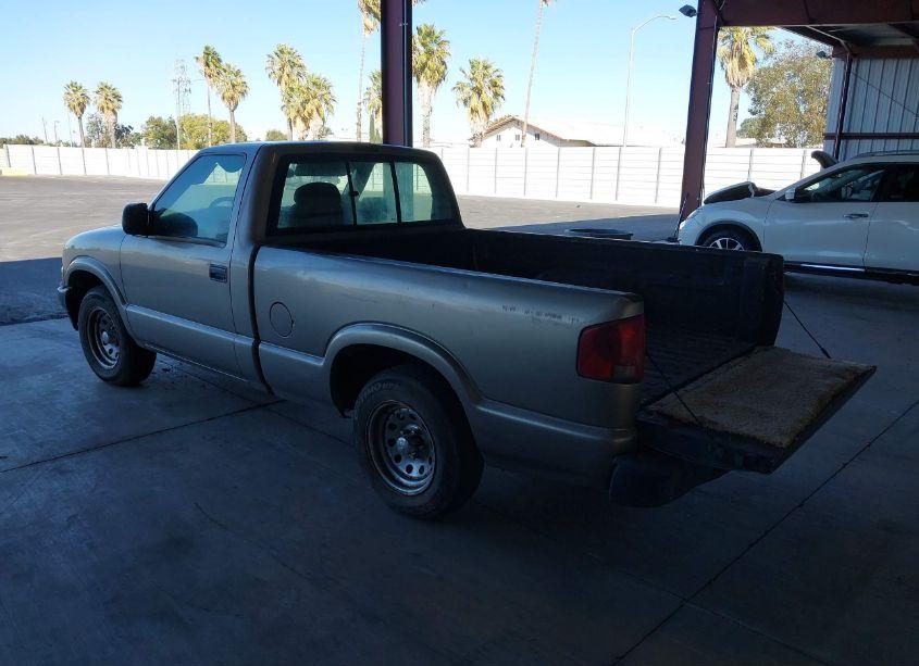 Photo 3 of 2003 Chevrolet S-10 (VIN 1GCCS14H638153114)
