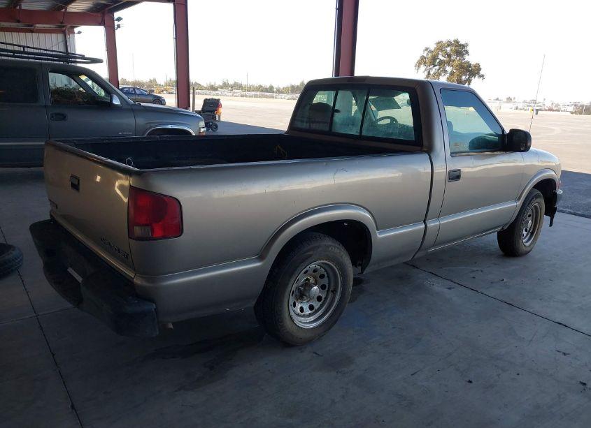 Photo 4 of 2003 Chevrolet S-10 (VIN 1GCCS14H638153114)