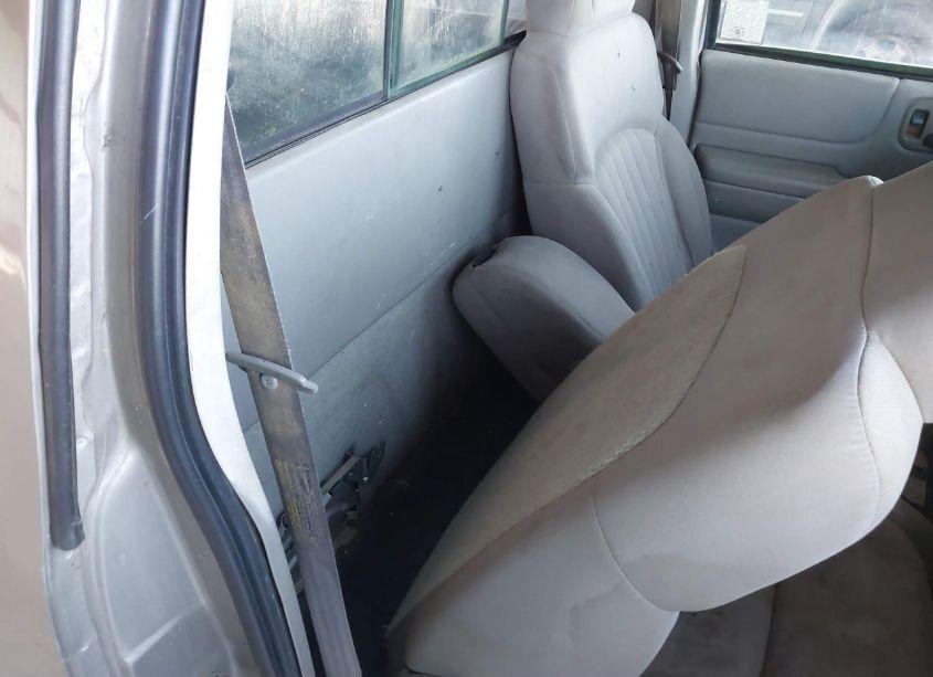 Photo 8 of 2003 Chevrolet S-10 (VIN 1GCCS14H638153114)