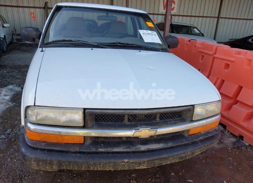 Photo 12 of 2003 Chevrolet S-10 (VIN 1GCCS14H738246577)