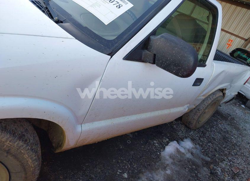 Photo 6 of 2003 Chevrolet S-10 (VIN 1GCCS14H738246577)