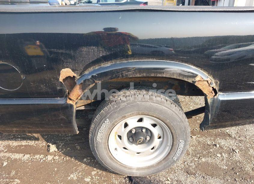 Photo 14 of 2003 Chevrolet S-10 (VIN 1GCCS14H938235502)