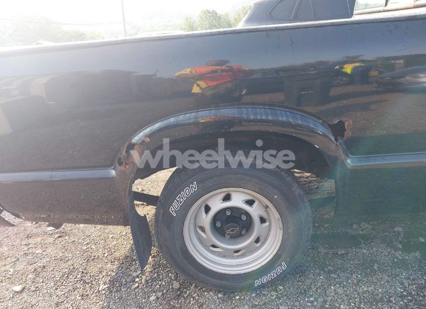 Photo 16 of 2003 Chevrolet S-10 (VIN 1GCCS14H938235502)