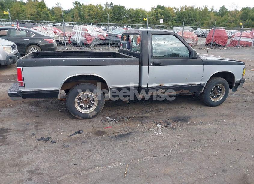 Photo 13 of 1992 Chevrolet S TRUCK S10 (VIN 1GCCS14R6N8223190)