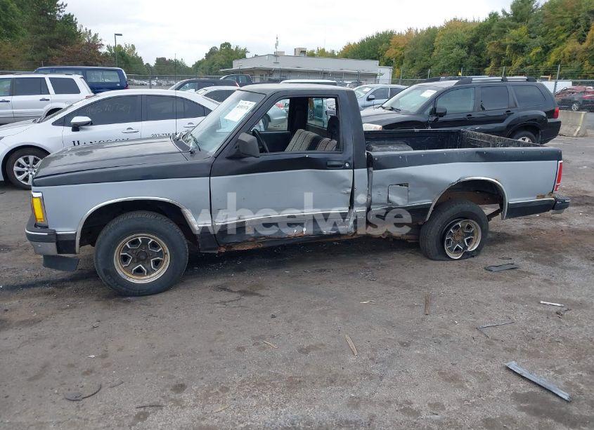 Photo 14 of 1992 Chevrolet S TRUCK S10 (VIN 1GCCS14R6N8223190)