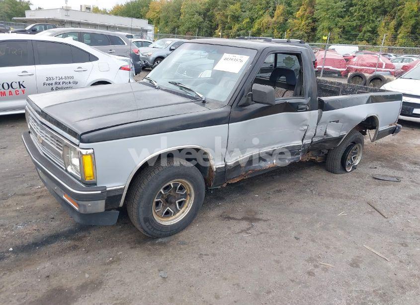 Photo 2 of 1992 Chevrolet S TRUCK S10 (VIN 1GCCS14R6N8223190)