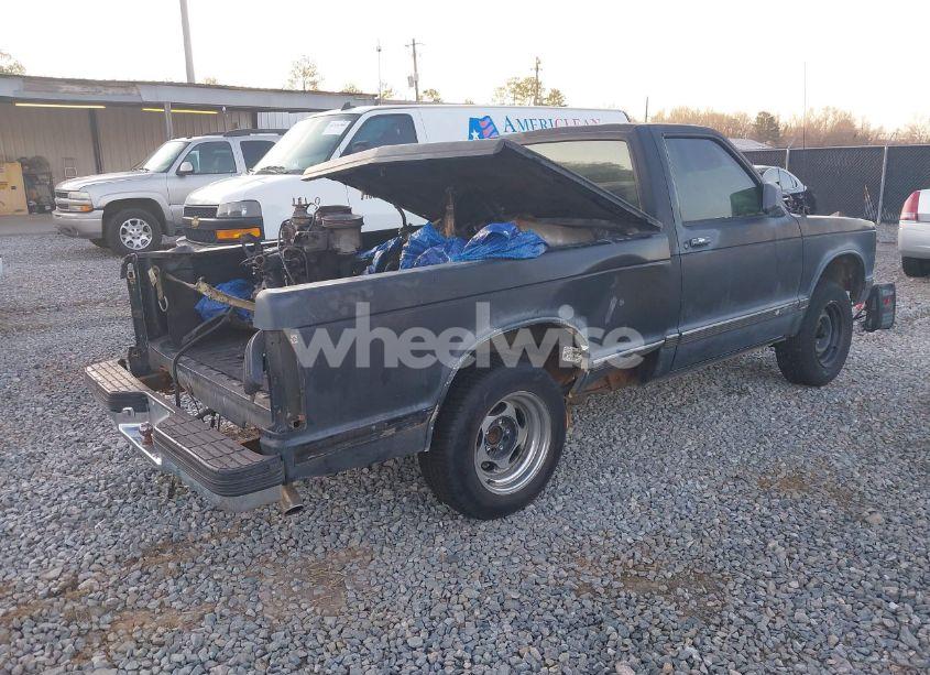 Photo 4 of 1993 Chevrolet S TRUCK S10 (VIN 1GCCS14R8P8188977)
