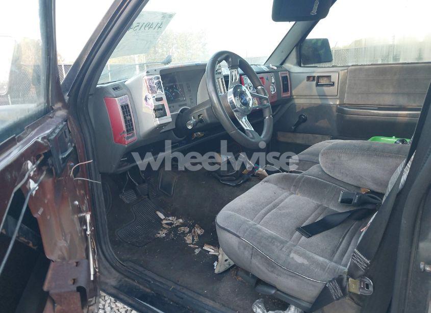 Photo 5 of 1993 Chevrolet S TRUCK S10 (VIN 1GCCS14R8P8188977)