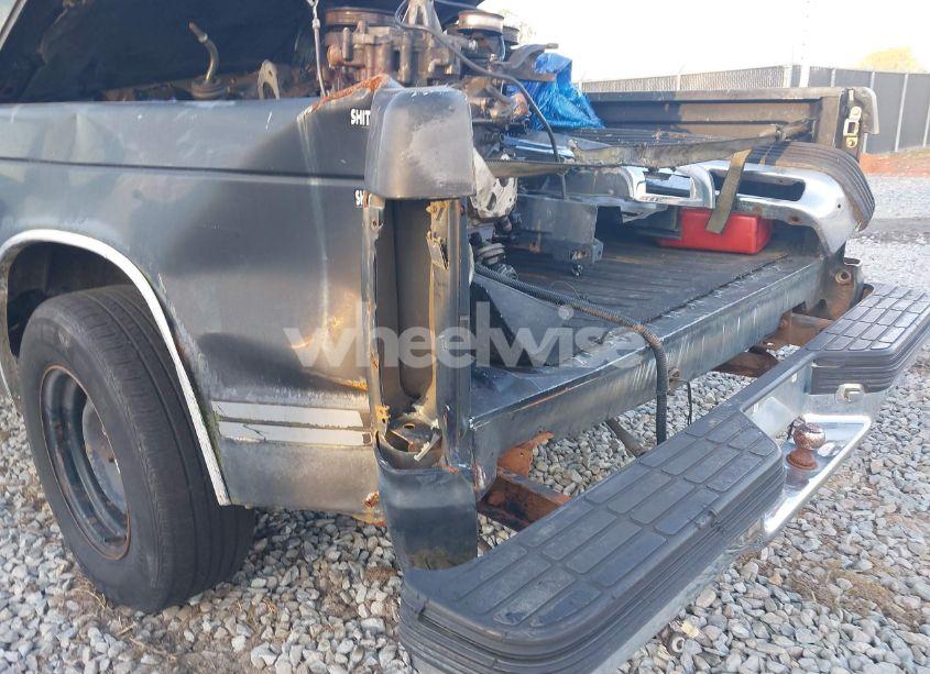 Photo 6 of 1993 Chevrolet S TRUCK S10 (VIN 1GCCS14R8P8188977)