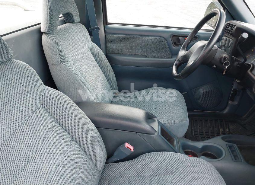 Photo 8 of 1994 Chevrolet S TRUCK S10 (VIN 1GCCS14W5RK153549)