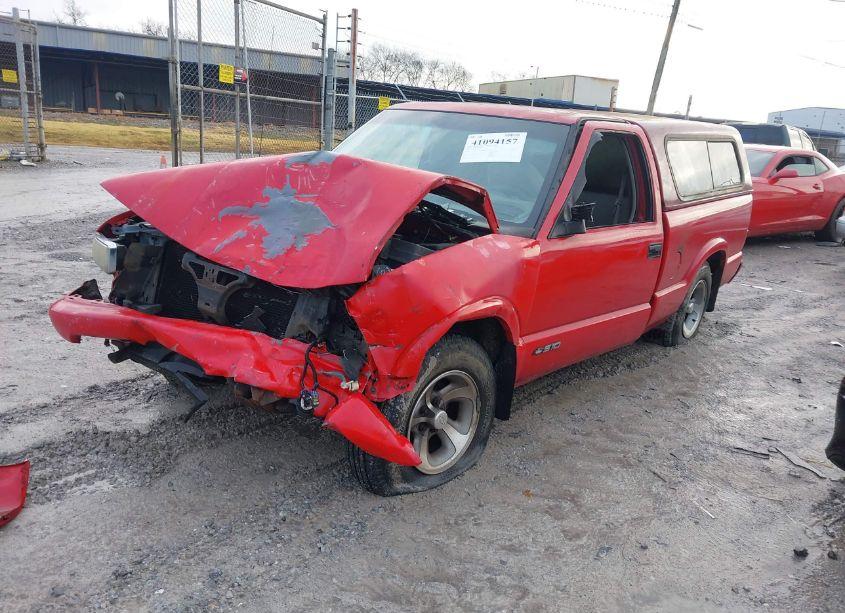 Photo 2 of 1999 Chevrolet S-10 LS (VIN 1GCCS14W6XK139267)